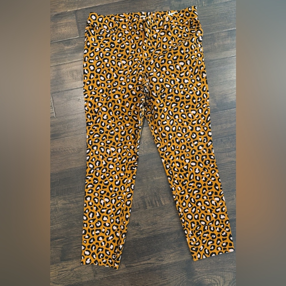 Old Navy Pixie Ankle Pants in mustard Leopard Print